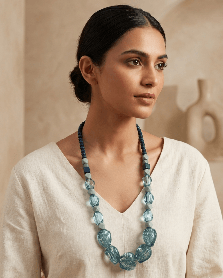 collana in resina karakorum con dettagli in legno